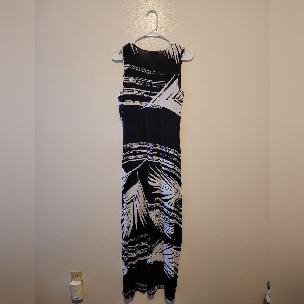Spense Black and White Sleeveless Palm Maxi Dress‎ - Picture 2 of 6